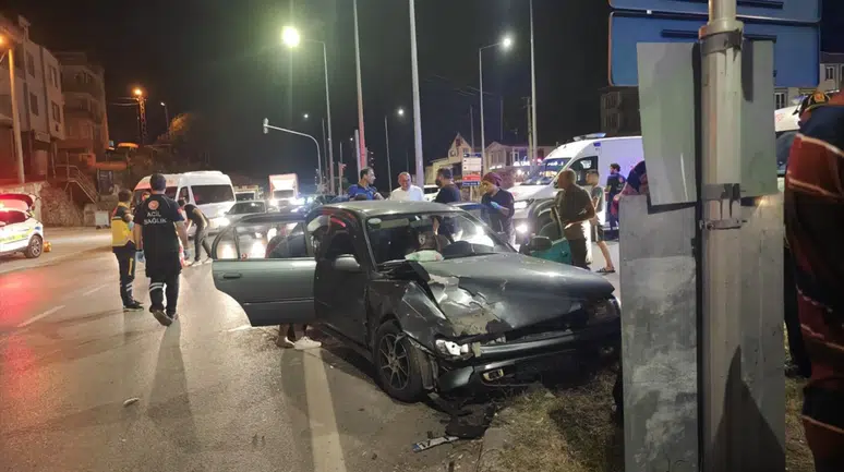 Samsun'da otomobiller çarpıştı : 10 yaralı