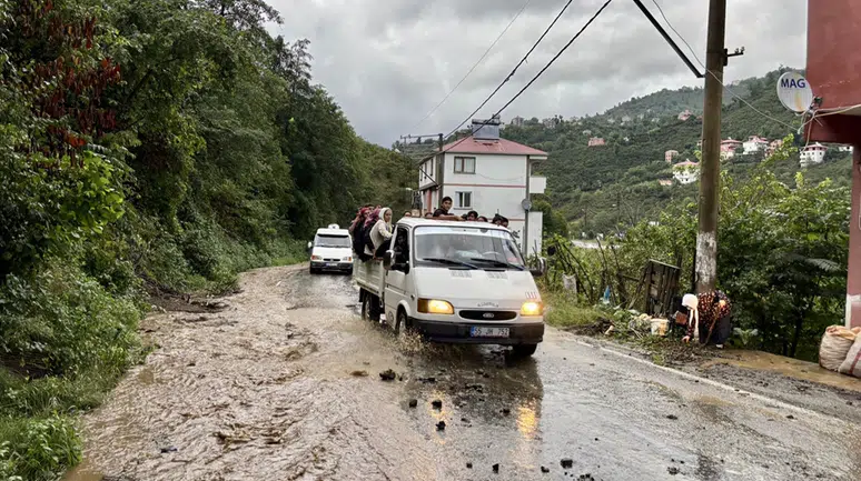 Giresun’da sağanak etkili oldu