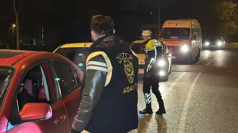 Düzce'de asayiş denetimi : Aranması olan 41 kişi yakalandı