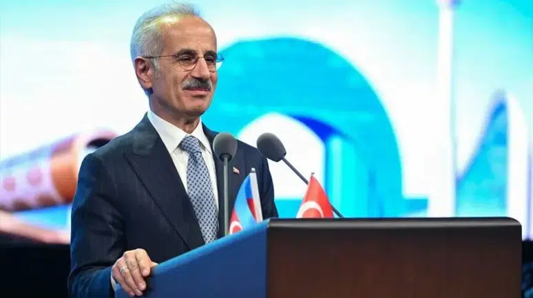 Türkiye'nin ilk yerli ve milli manevra lokomotifi Afrika'ya ihraç edildi