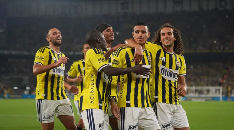 Fenerbahçe, sahasında Konyaspor'u 4-2 mağlup etti