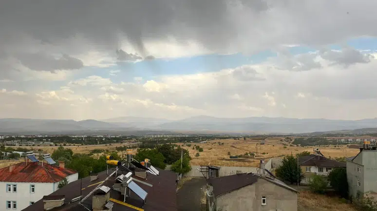 Meteoroloji uyarmıştı : Bingöl'de kısa süreli sağanak etkili oldu