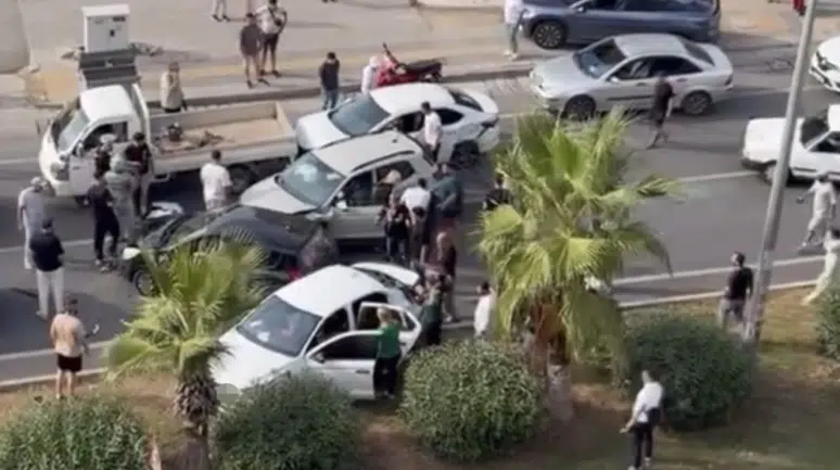 Mersin'de 7 araçlı zincirleme trafik kazası : Yaralılar var