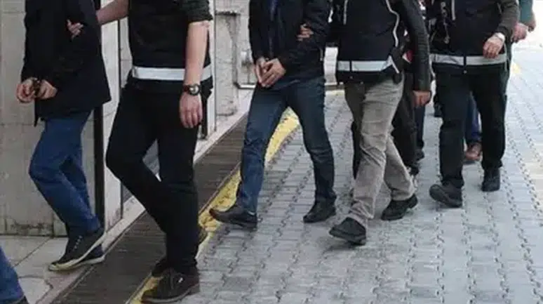 3 ilde fuhuş operasyonu: 17 şüpheli tutuklandı