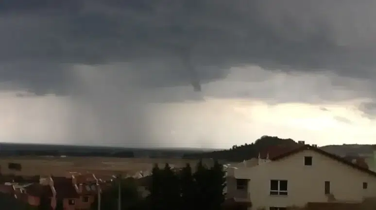 Yalova semalarında oluşan hortum neden şaşırtıcıydı ?