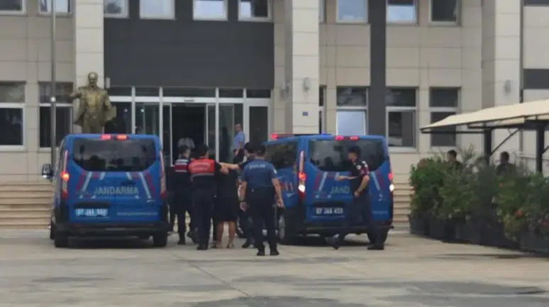Gazipaşa'da polis ve veteriner hekime saldırı : 3 şüpheli tutuklandı