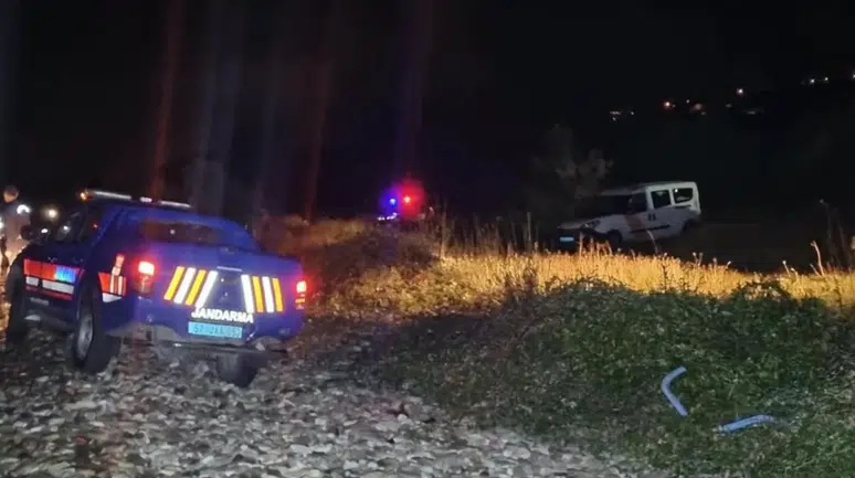 Tekne alabora oldu : 1 polis hayatını kaybetti, 1 polis aranıyor