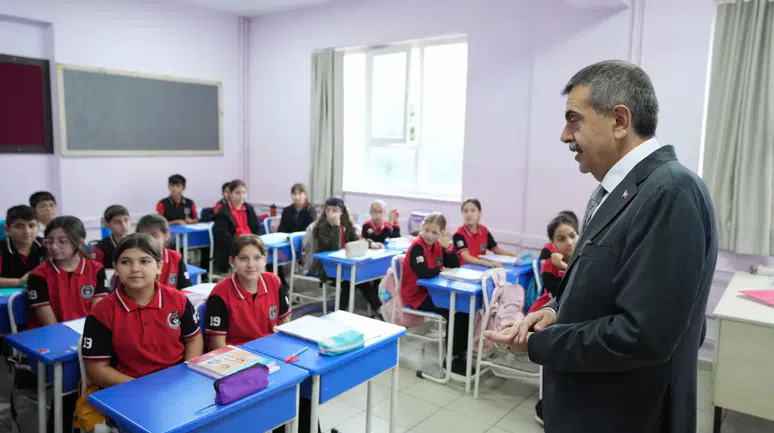 Bakan Tekin'den Yalova'da taziye ziyareti