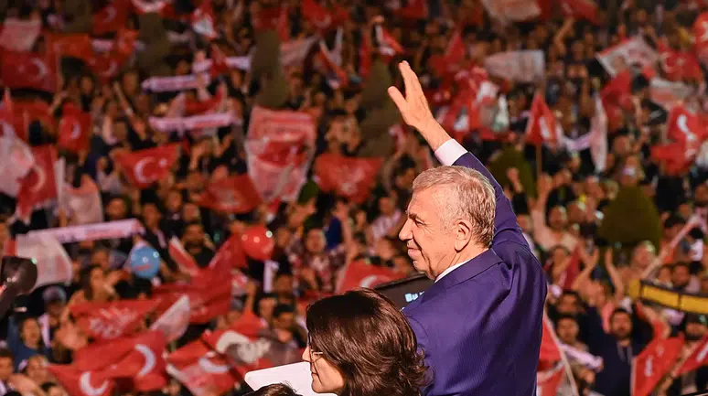 Yavaş'ın ardından 7 belediye başkanı daha ayrıldı