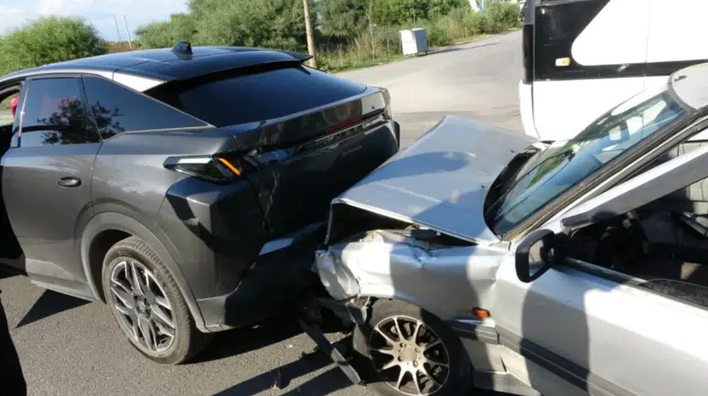 Manavgat'ta otomobil kazası : 1 kişi yaralandı