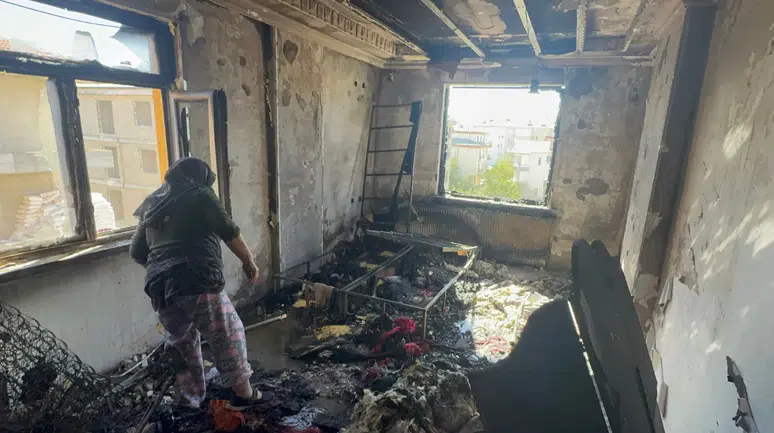 Aksaray'da 2 yaşındaki çocuk çakmakla oynayıp evi yaktı
