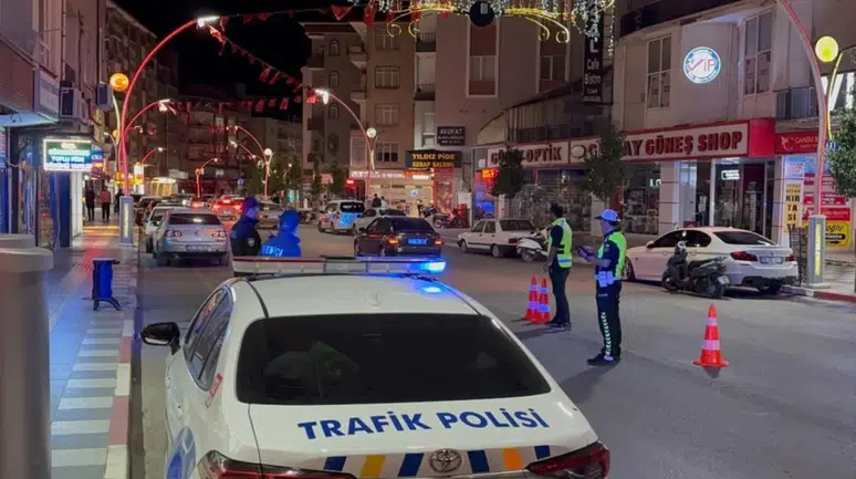 Çorum'da trafik kurallarını ihlal eden 28 sürücüye ceza yazıldı