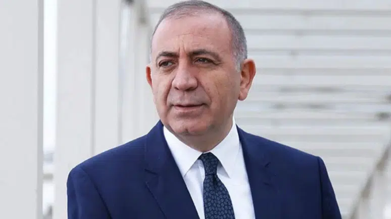 Gürsel Tekin'in CHP İstanbul İl Başkanlığı görevi sona erdi
