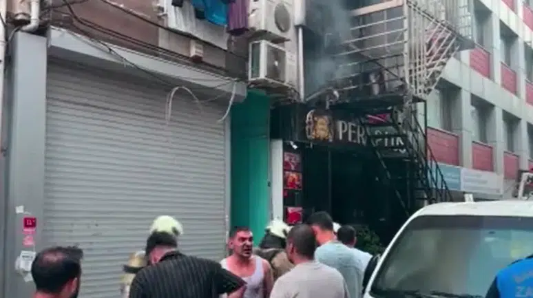 Bakırköy'de otelde yangın çıktı