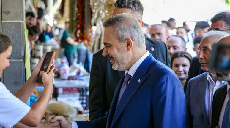 Bakan Fidan'dan Diyarbakır esnaflarını ziyaret