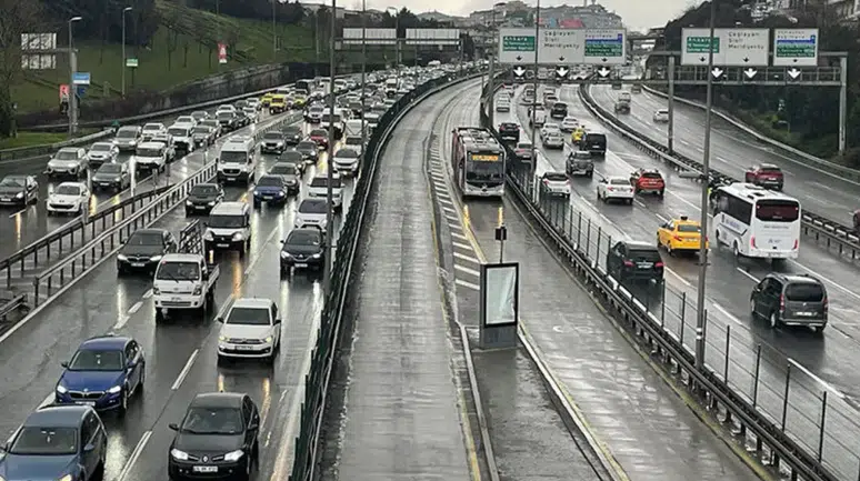 Anadolu Yakası'nda trafik yoğunluğu yüzde 83 !
