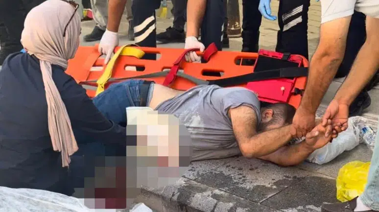 Aksaray'da hırdavatçıdan aldığı bıçakla kendini yaralayan şahıs yoğun bakıma kaldırıldı