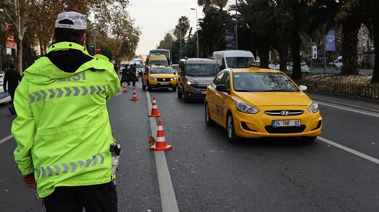 İstanbul'da 29 Ekim Cumhuriyet Bayramı için hangi yollar trafiğe kapatılacak?