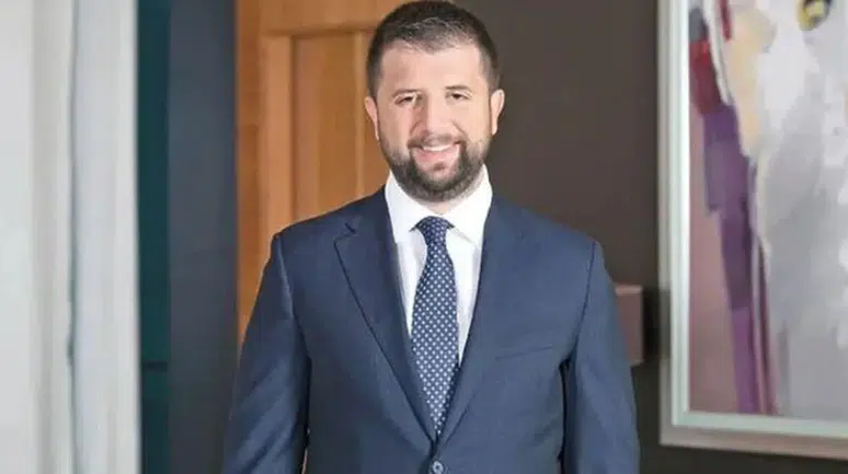 Selim Akın kimdir ve hangi görevleri üstlenmektedir ?
