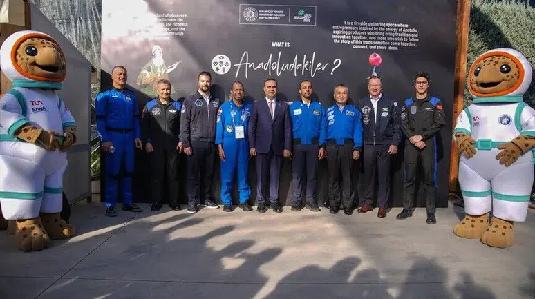 Bakan Kacır, IAC 2026'da Astronotlarla Bir Araya Geldi