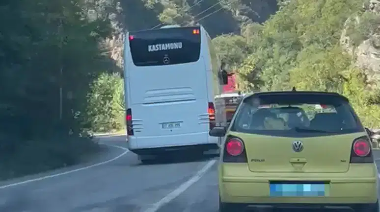 Karabük'te Yolcu Otobüsünün Hatalı Sollama Anları Kaydedildi