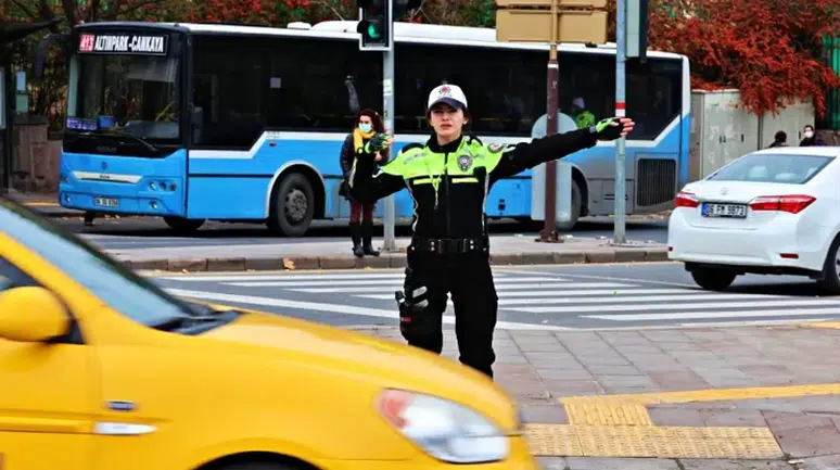 29 Ekim Cumhuriyet Bayramı'nda Ankara'da Hangi Yollar Trafiğe Kapalı Olacak?