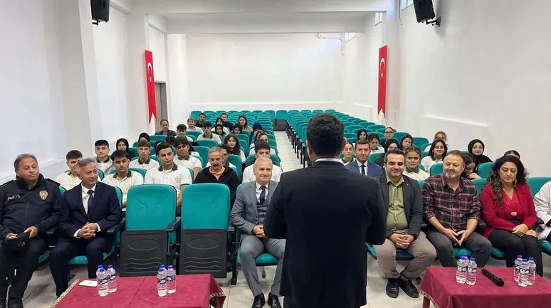 Kaymakam Kandemir'den YKS Hazırlığındaki Öğrencilere Moral Desteği