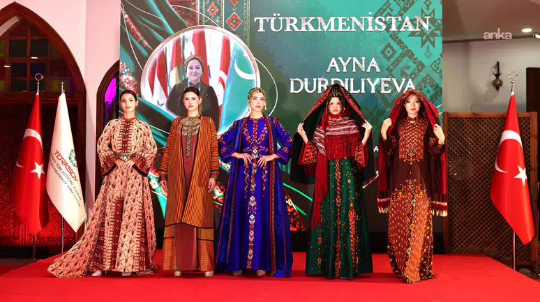 Ürgüp'te Türk dünyasının geleneksel kıyafetleri tanıtıldı