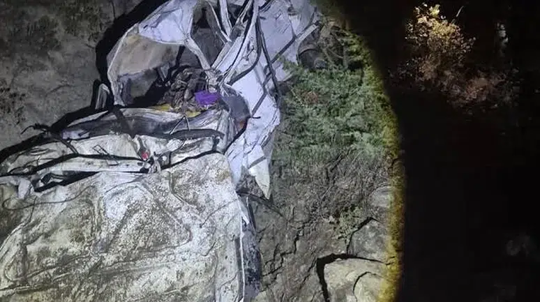 Çankırı’da otomobil uçuruma yuvarlandı: 4 kişi hayatını kaybetti