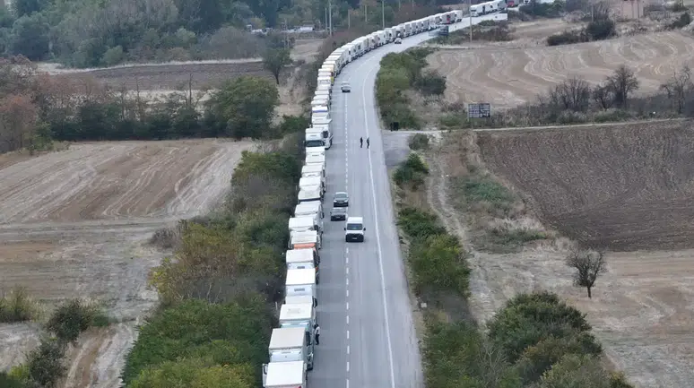 Hamzabeyli Sınır Kapısı'nda TIR Kuyruğu 27 Kilometreye Ulaştı
