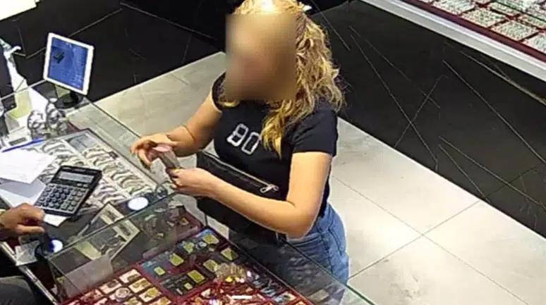Afyonkarahisar'da Sahte Altınla Dolandırıcılık Yapan 2 Şüpheli Yakalandı