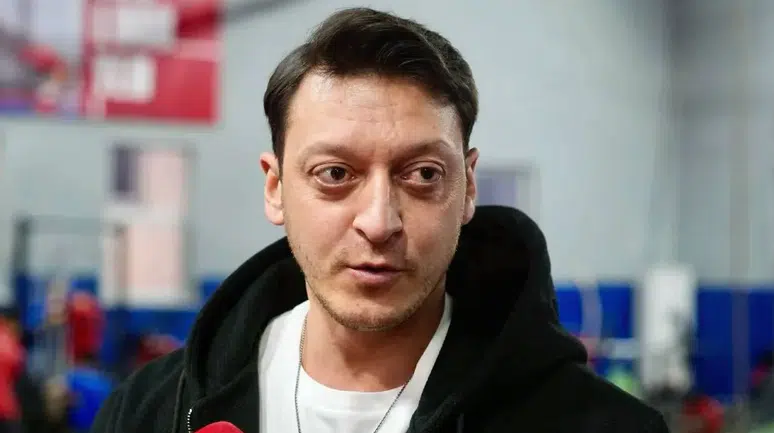 Mesut Özil ve Göksel Gümüşdağ'dan FIFA'ya tepki