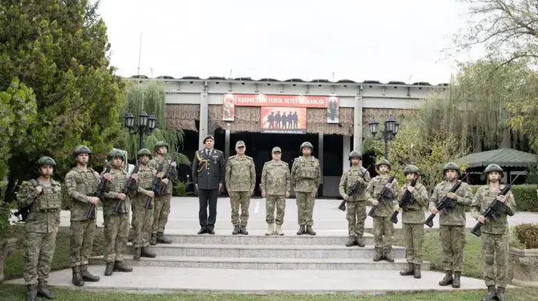 Genelkurmay Başkanı Bayraktaroğlu Kosova’da temaslarda bulundu