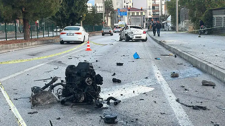 Burdur'da Otomobil Dükkana Girdi: Bir Ağır Yaralı