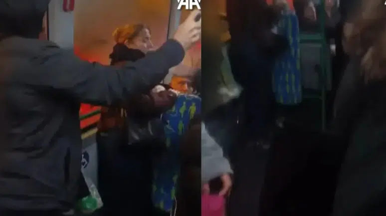 Kadıköy'de otobüste dehşet: Kadın yolcuya yumruk attı, biber gazı sıktı