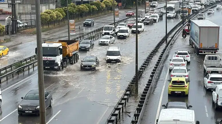 Kocaeli ve Yalova'da Aşırı Yağış Nedeniyle Eğitime Ara Verildi