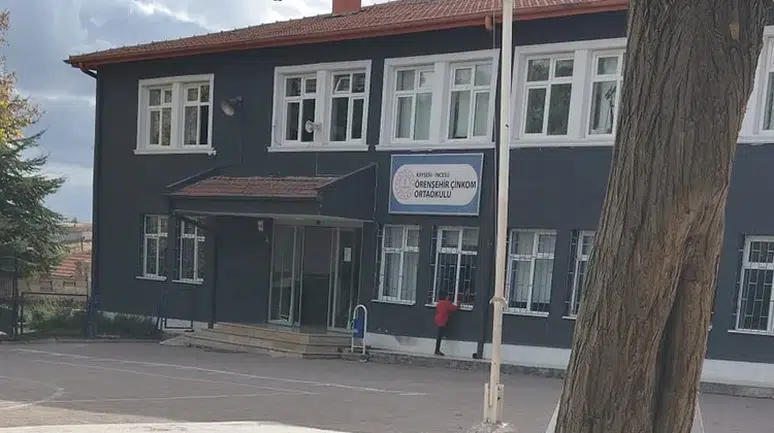 İncesu'da 12 Öğrenci Gıda Zehirlenmesi Şüphesiyle Hastaneye Kaldırıldı