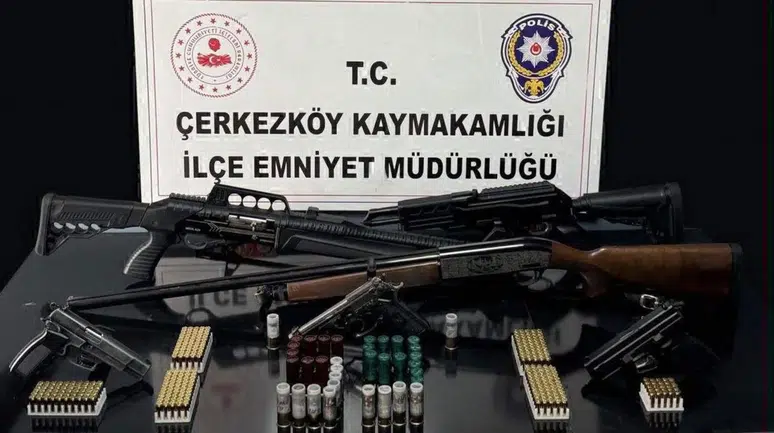 Çerkezköy'de Ruhsatsız Silah Operasyonu: 10 Gözaltı