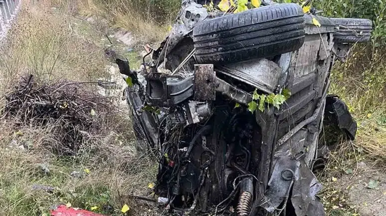 Van Gevaş'ta Şarampole Devrilen Otomobilde Bir Kişi Öldü