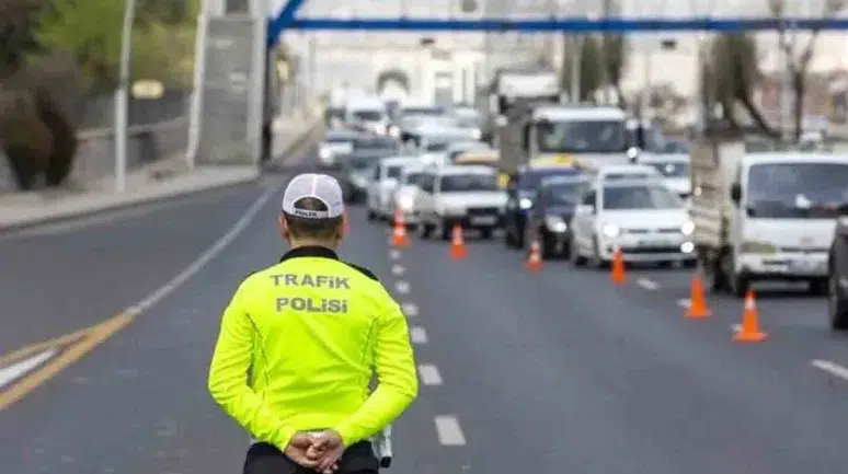 Büyükçekmece D-100 kara yolu gece trafiğe kapatılacak