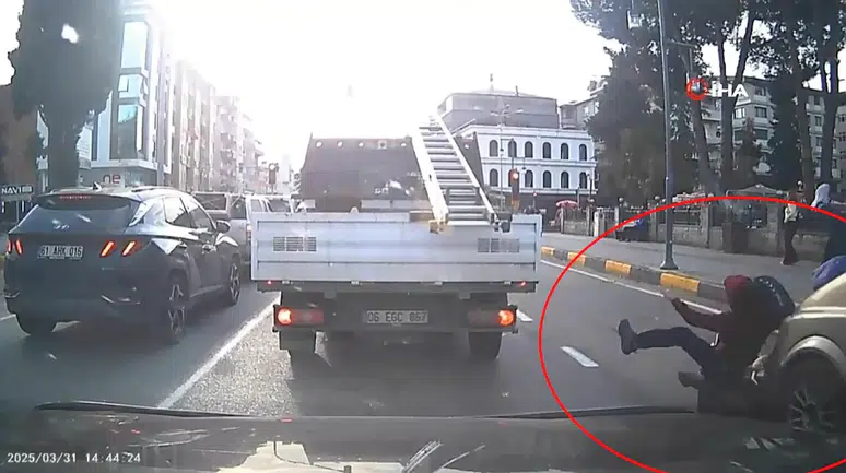 Trabzon Araklı'da Elektrikli Bisikletli Çocukların Kaza Anı Kamerada