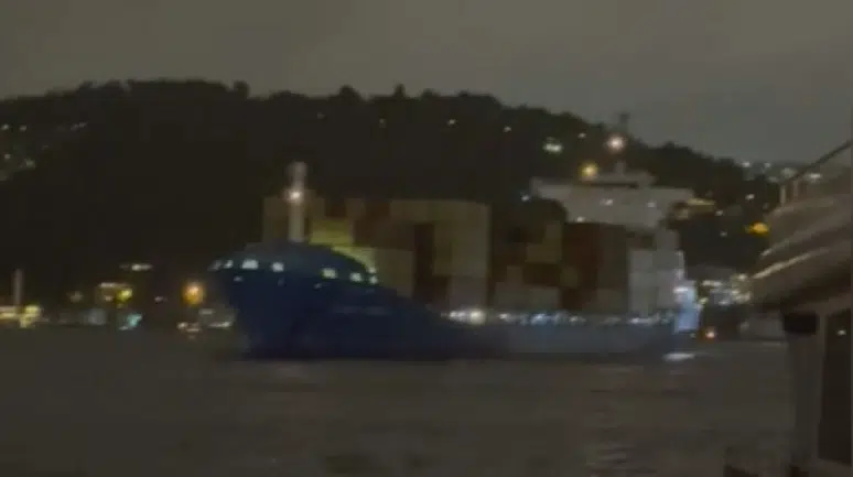 İstanbul Boğazı'nda Sürüklenen Yük Gemisi Kurtarıldı