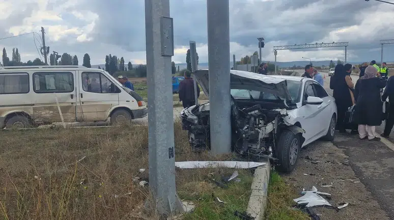 Çorum'un Alaca İlçesinde Trafik Kazası: 6 Kişi Yaralandı