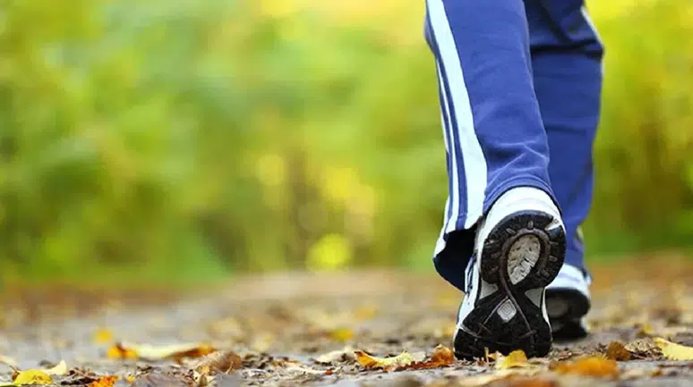 10 bin adım efsanesine son : Uzmanlar kalp krizi riskini azaltacak adım sayısını açıkladı!