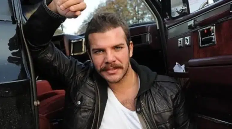 Oyuncu Tolga Karel Öldü mü? Sağlık Durumu Nedir? Hakkında Bilgiler