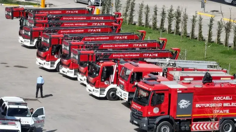 Trabzon itfaiyesi filosunu güçlendirerek 9 yeni araçla hizmete girdi
