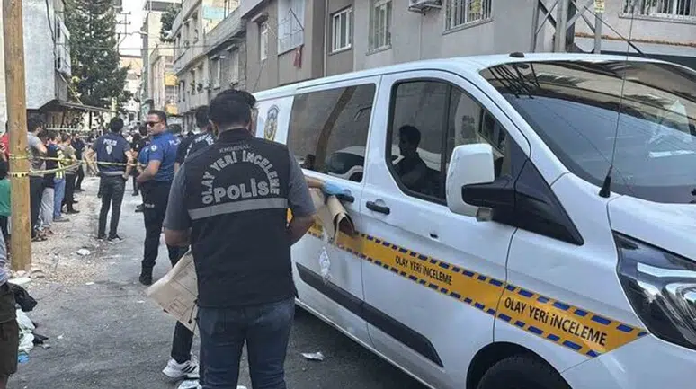 Gaziantep'te eş cinayeti: Önce vurdu sonra sokağa ateş açtı