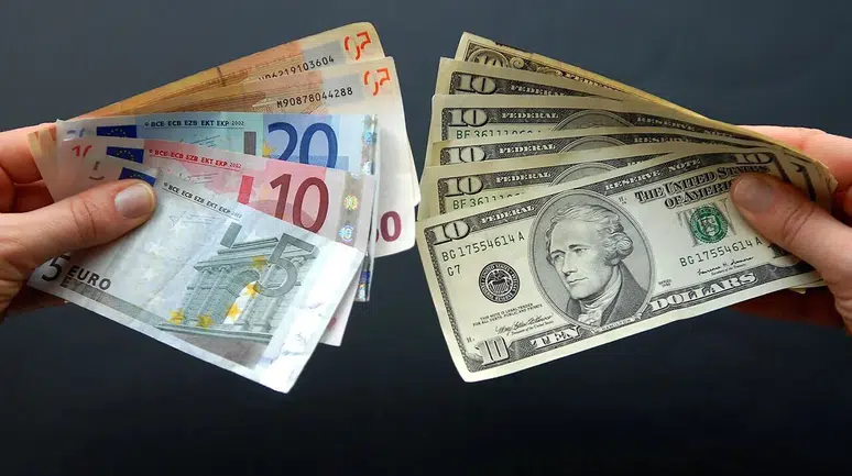 Döviz kuru harekete geçti! Dolar ve Euro ne kadar oldu?