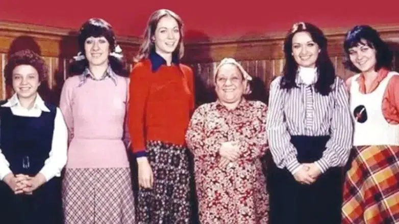 Gülen Gözler filminin konusu nedir? Oyuncu kadrosunda kimler bulunuyor?