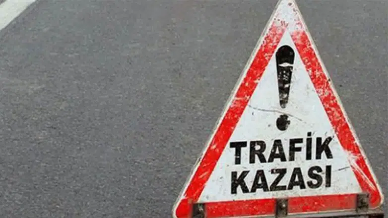 Karaman'da otomobil ile motosiklet çarpıştı : Motosiklet sürücüsü yaralandı